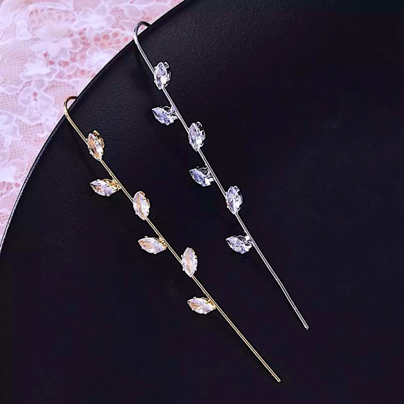 🔵𝟲𝟱%𝗢𝗙𝗙 𝗯𝘂𝗻𝗱𝗹𝗲𝘀 𝟯+🔵 NEW CZ Delicate Floral Ear Hook Crawler Earring - Picture 5 of 17